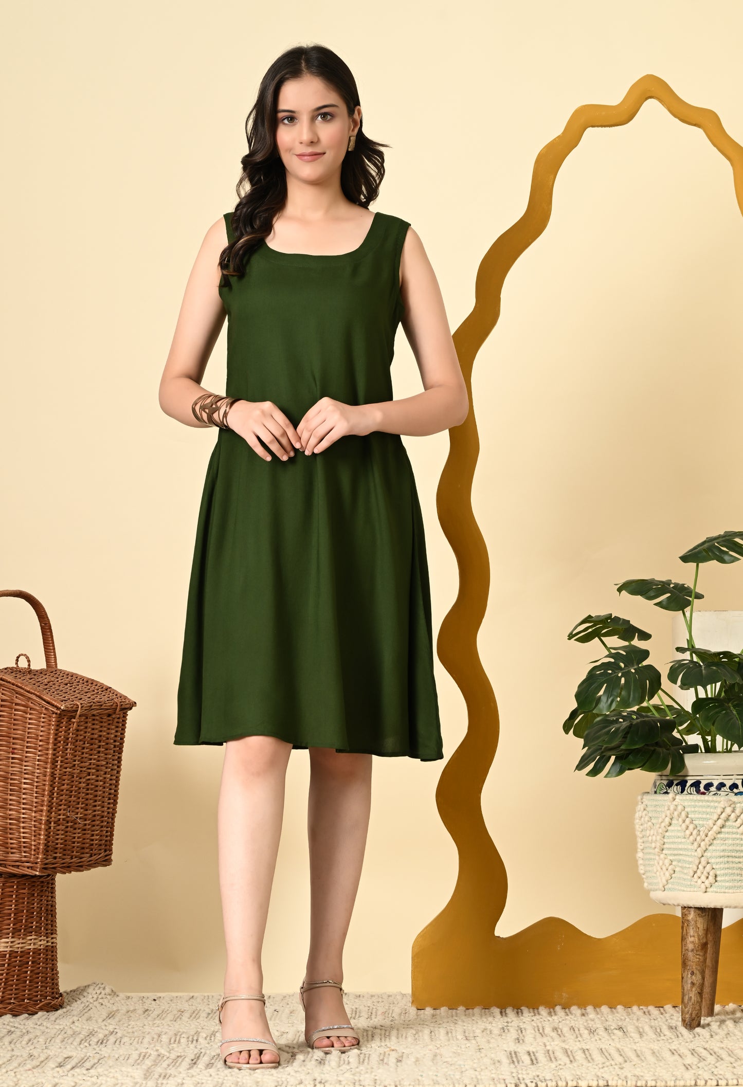 GREEN DRESS WITH LUXE GOLDEN JACKET