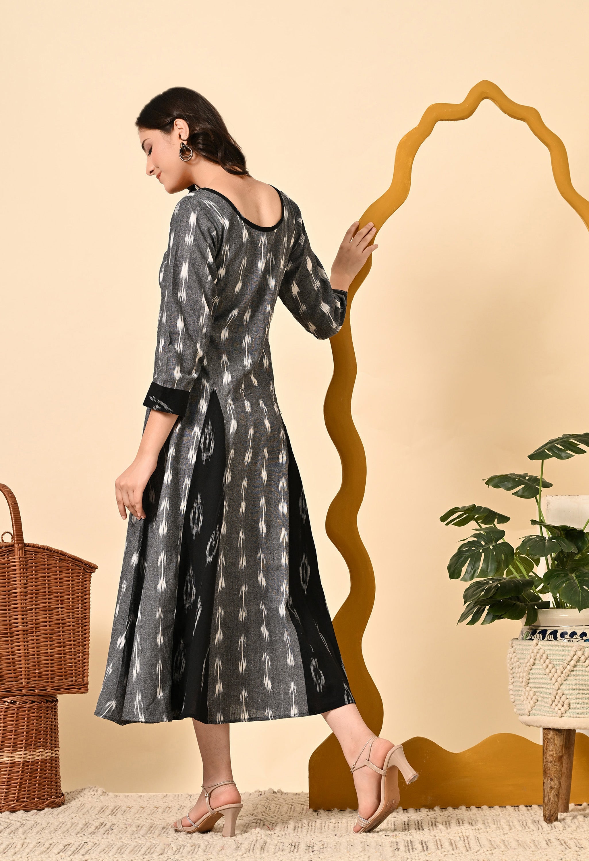 ACHROMATIC KALI DRESS