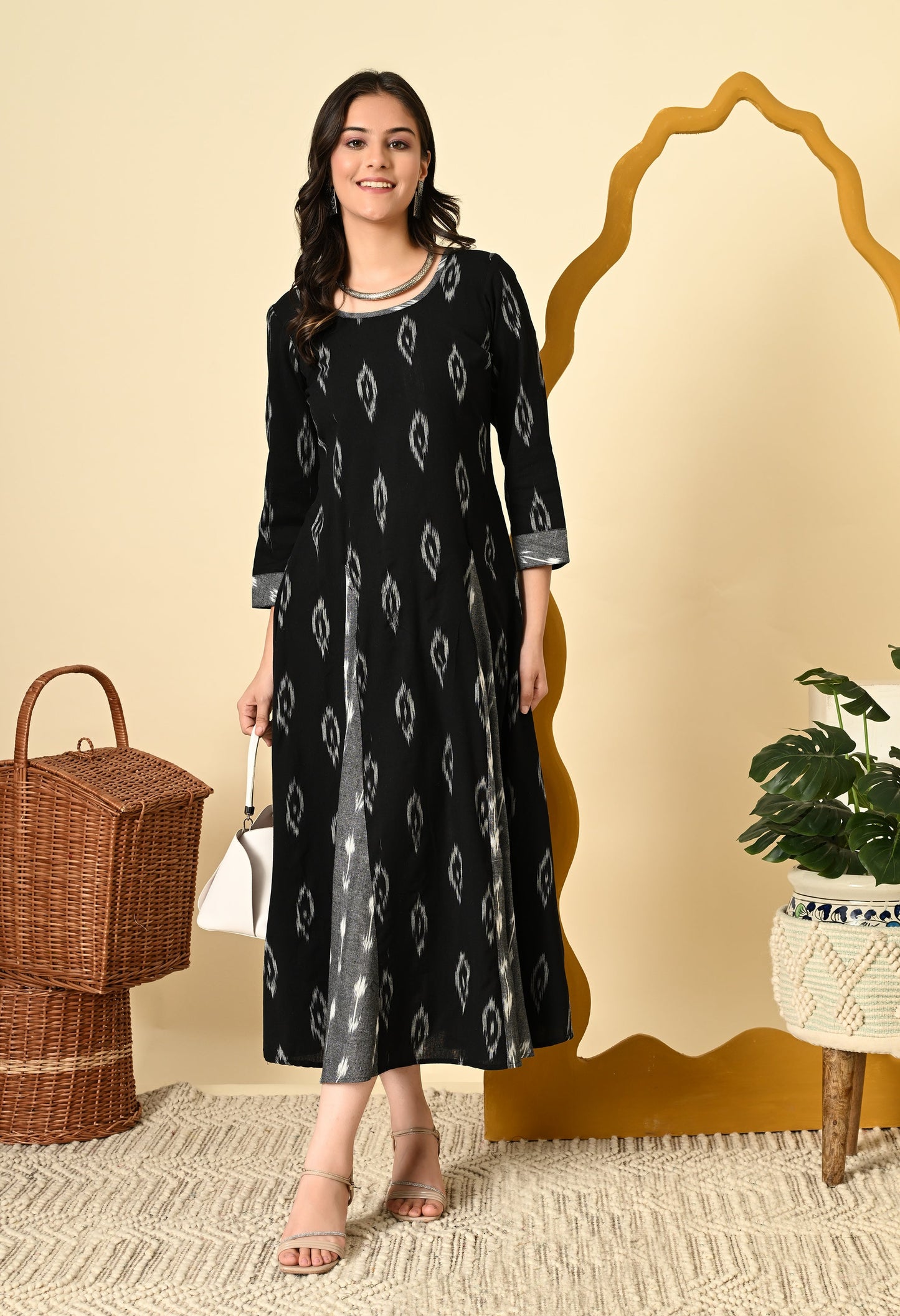 MONOCHROMATIC KALI DRESS