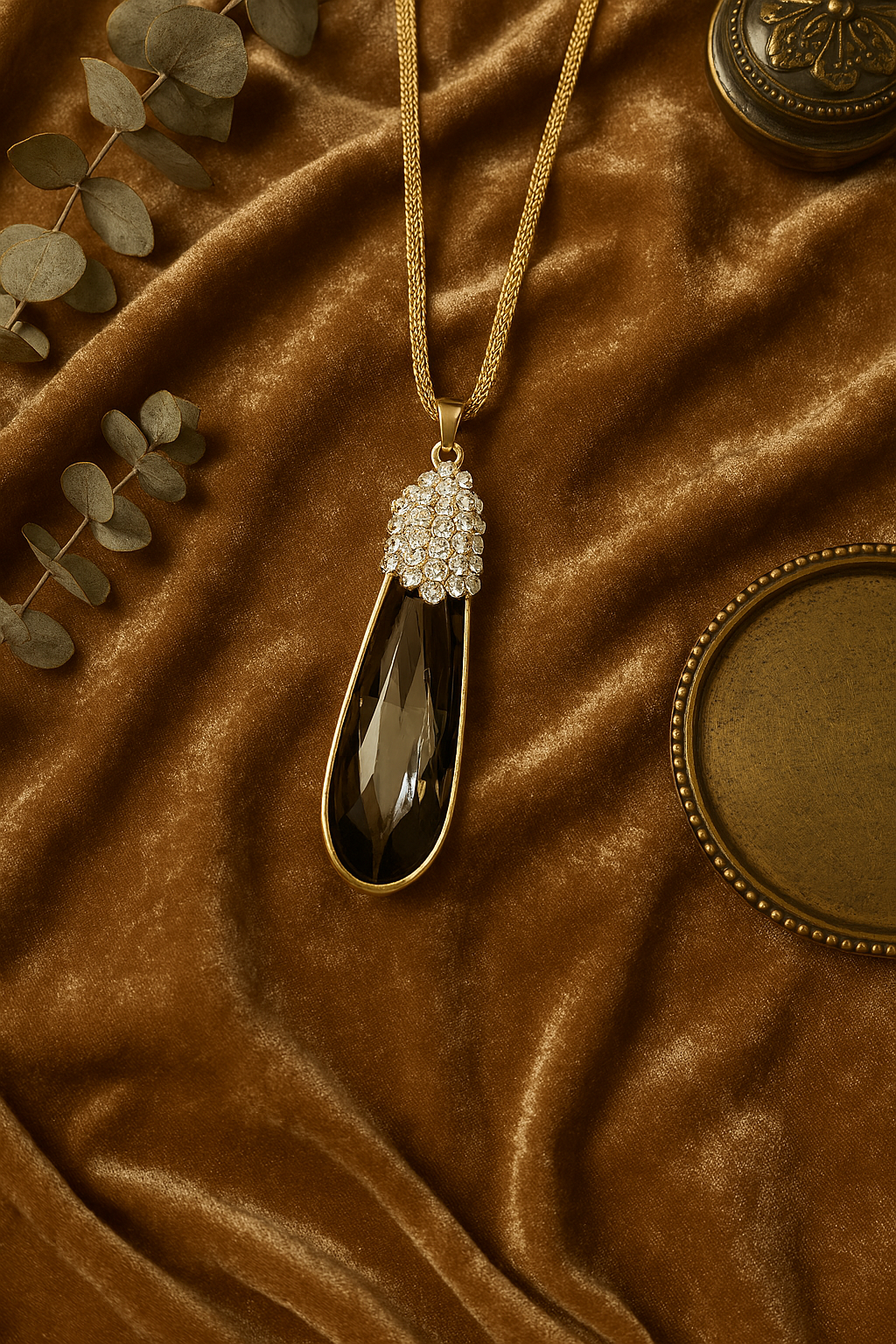 Elegant Black Teardrop Pendant Necklace